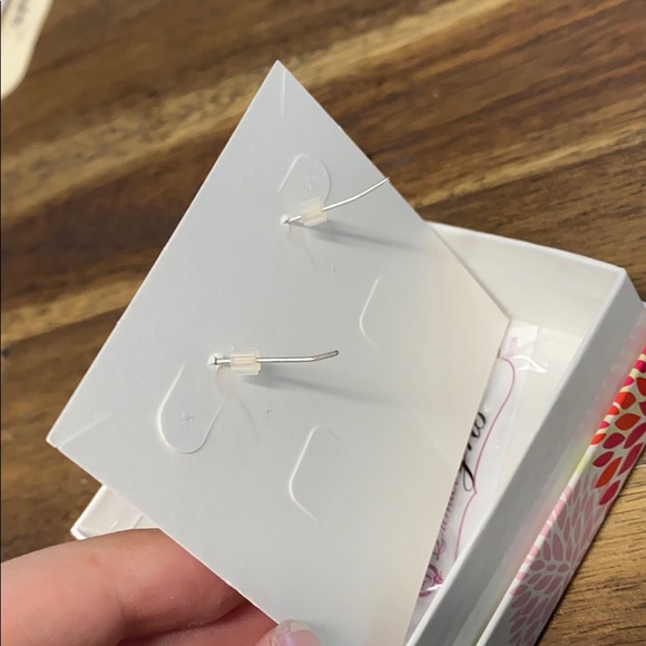 FREE with purchase| Blue design earrings - Picture 2 of 2